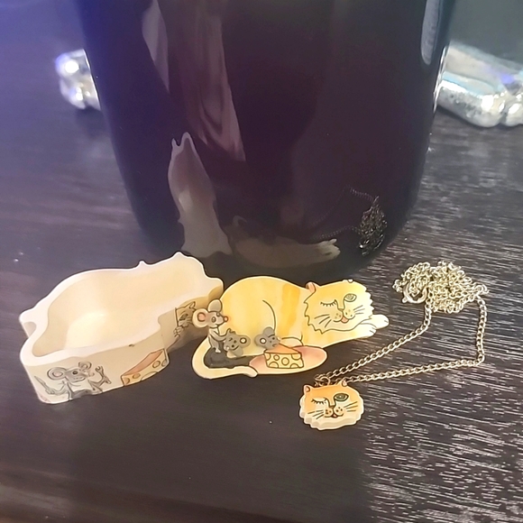 1980s world of meow cat trinket box with earrings and necklace - Picture 2 of 8